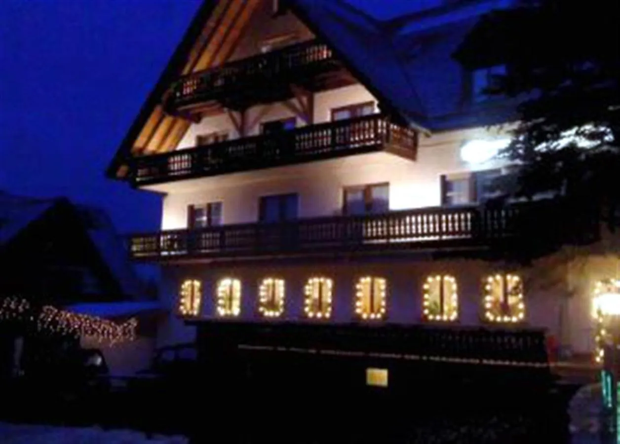 宾馆 Pullenreuth Landgasthof Steinwald酒店